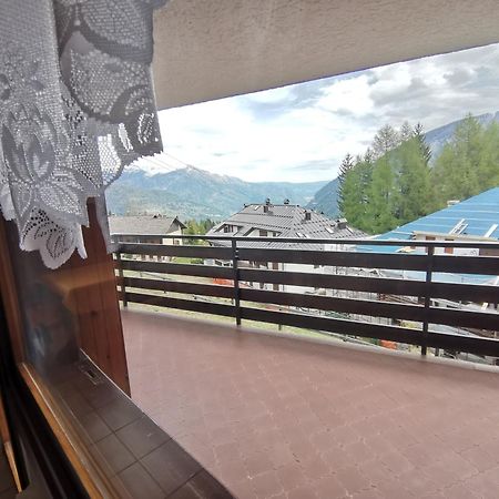 Ferienwohnung Trilocale Con Splendida Vista Sulle Piste Da Sci Folgarida Exterior foto