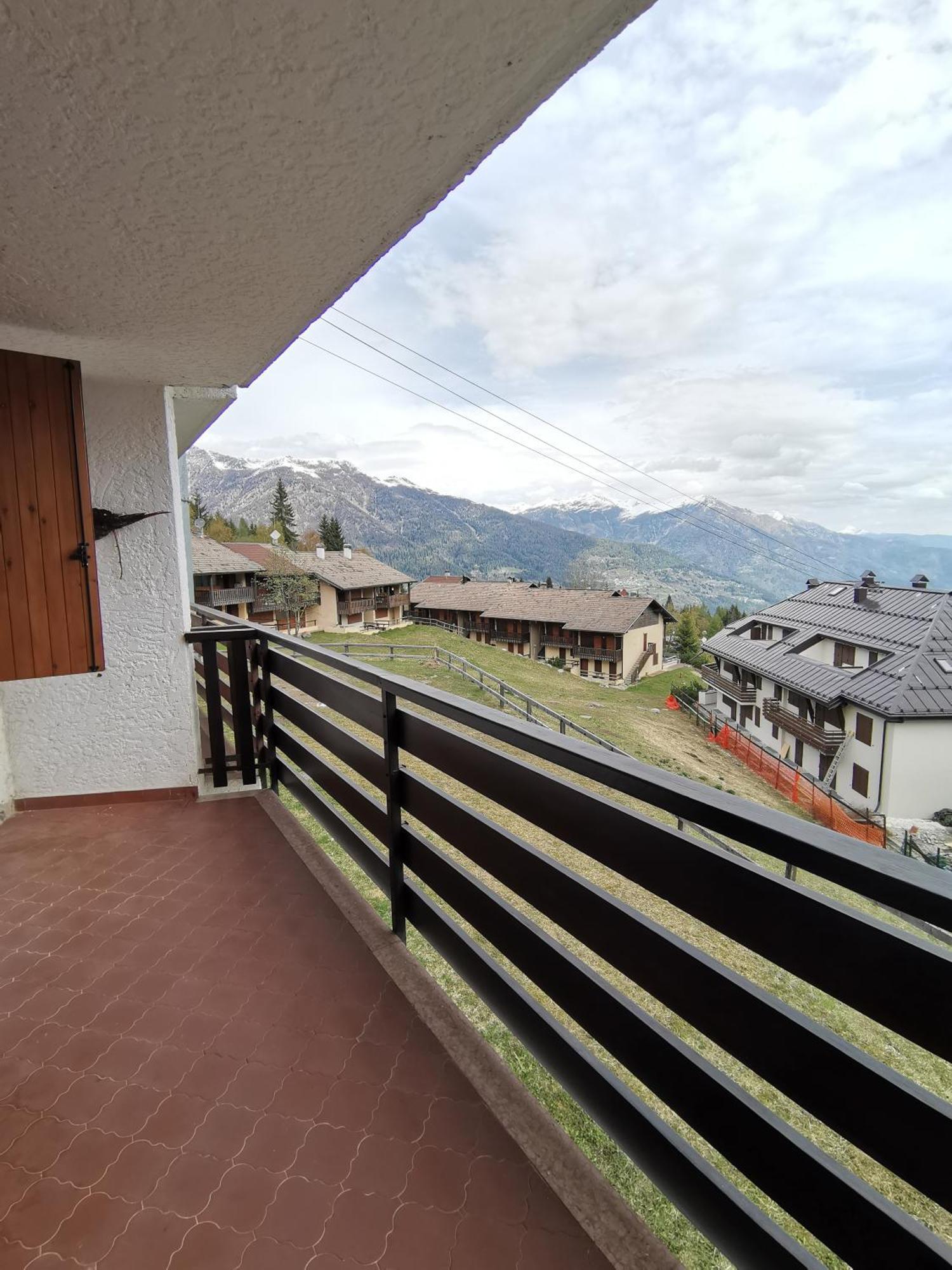 Ferienwohnung Trilocale Con Splendida Vista Sulle Piste Da Sci Folgarida Exterior foto
